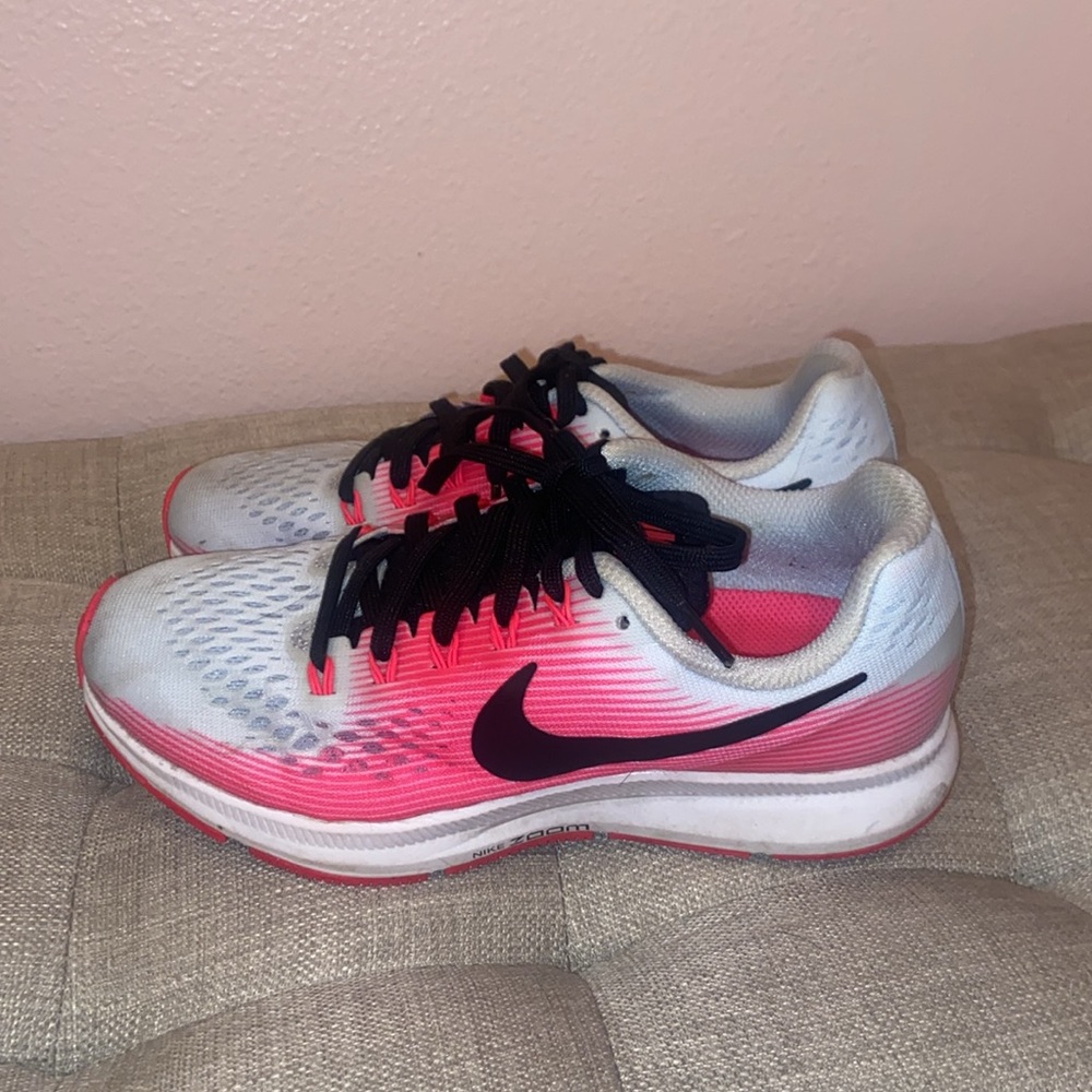 Nike Pegasus 34 Shoes - Picture 3 of 10